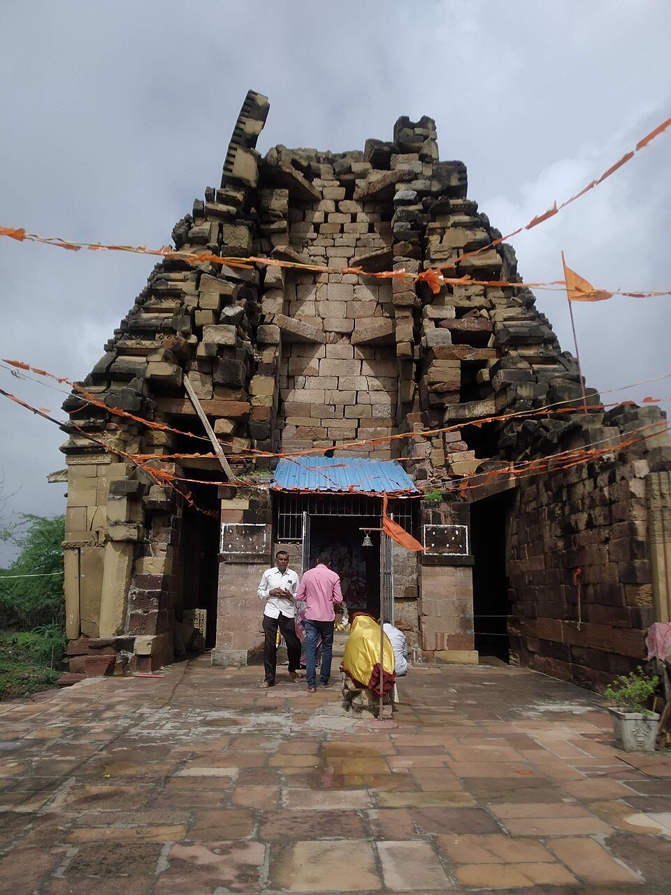 Lakeshwar Mahadev Temple in Bhandara