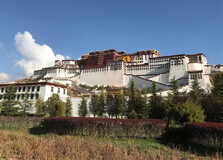 Lama Palace in Payang