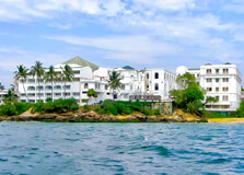 Lavinia Lighthouse in Mount Lavinia