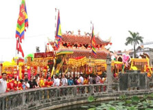 Mau Temple in Hung Yen