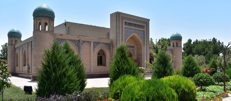 Mausoleum of Al-Hakim at Terimi
