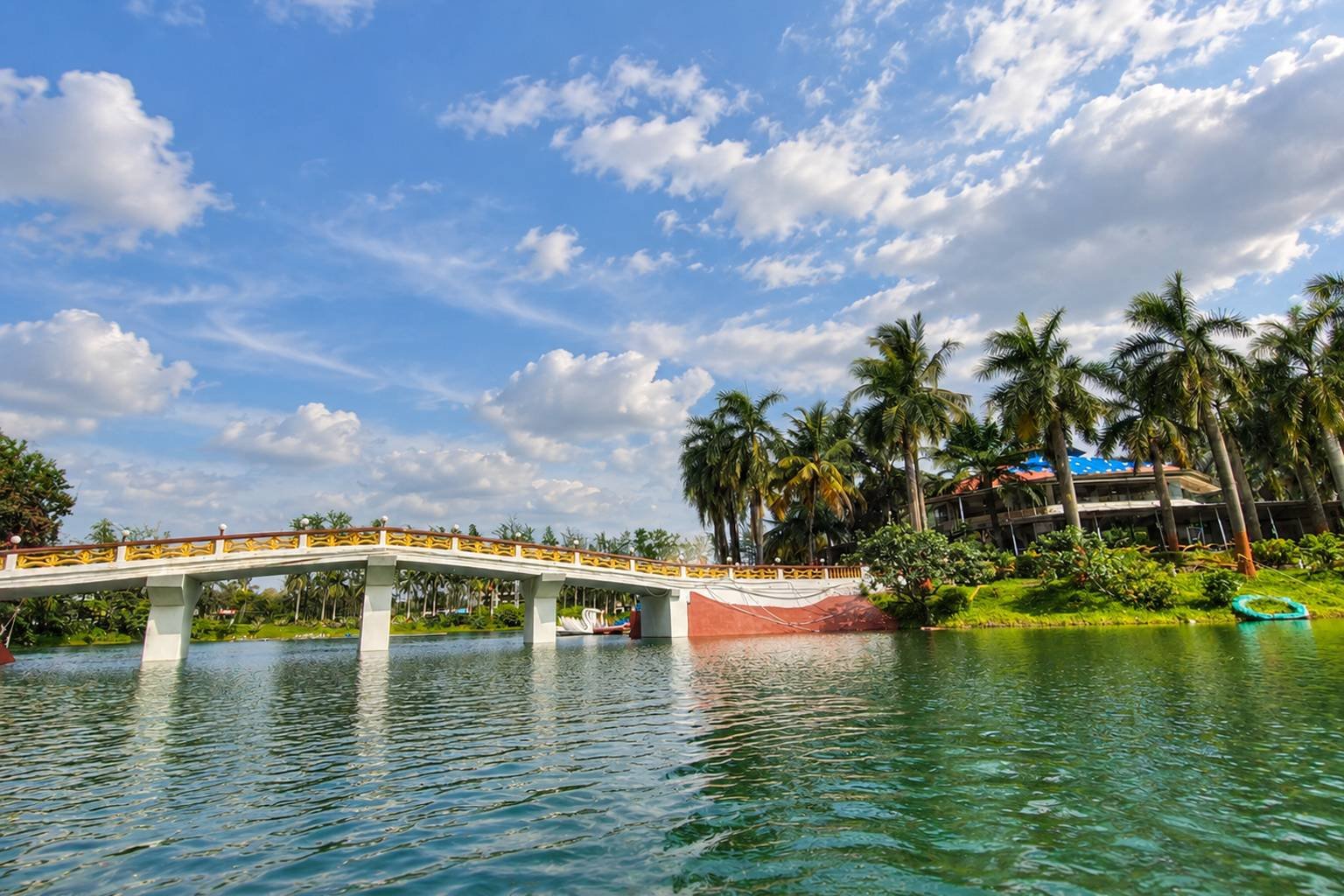 Mirasol Lake Garden