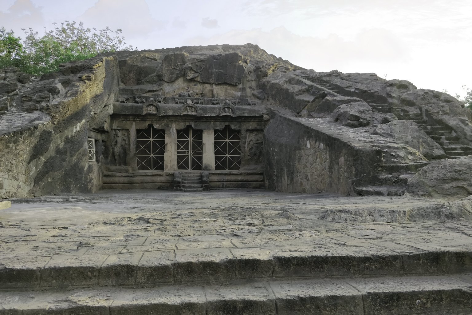 Mogalarajapuram Caves