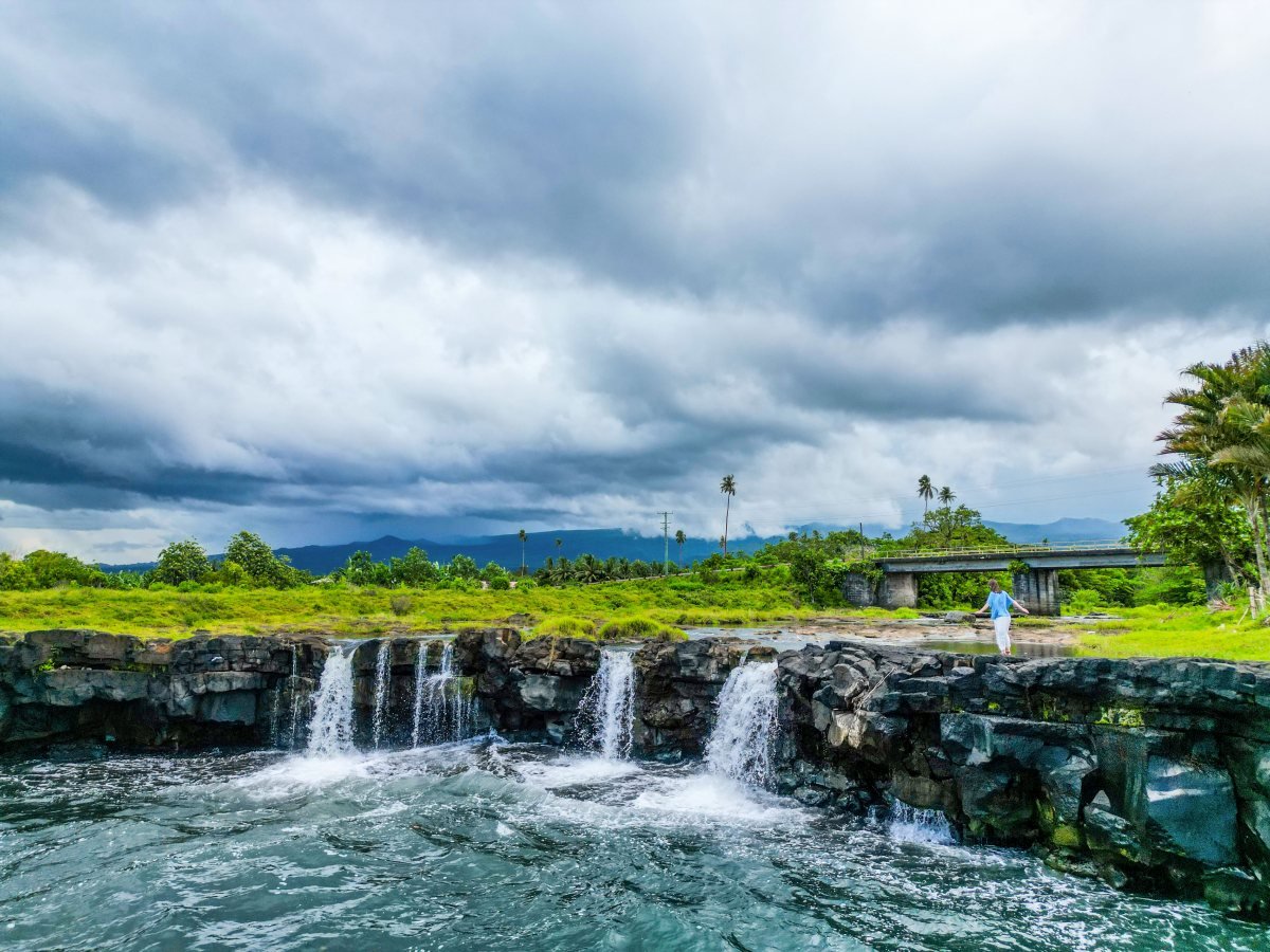 Mu Pagoa Waterfall in Savaii Island