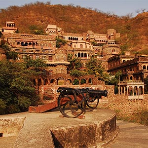 Neemrana Fort