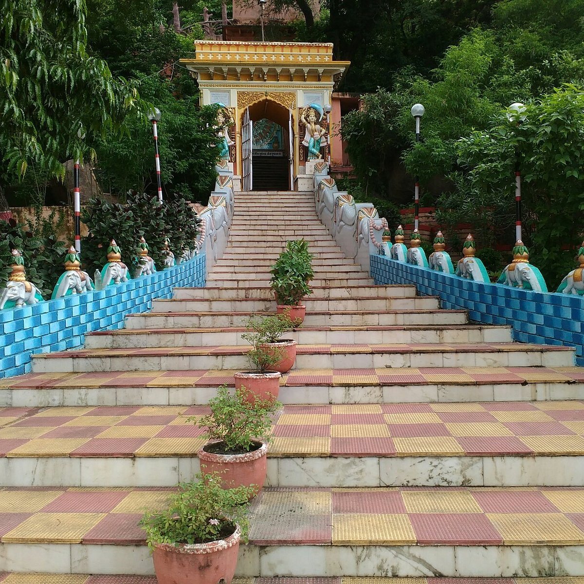 Pisan Hari Jain Temple in Jabalpur
