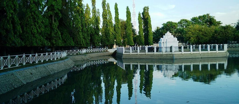 Putroe Phang Park