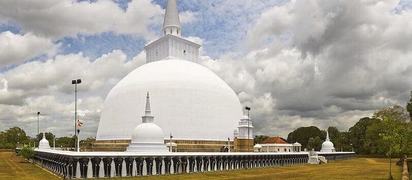 Ruvanwelisaya Stupa