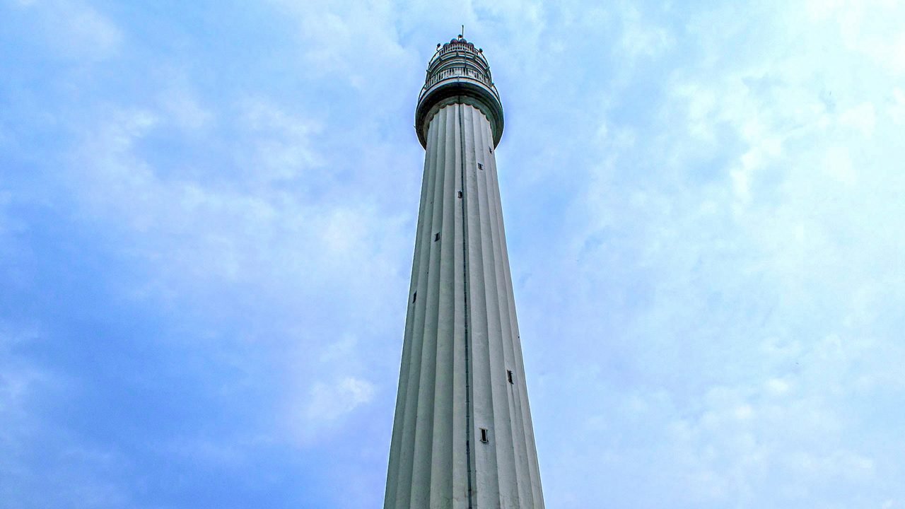 Shaheed Minar in Kolkata