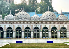 Star Mosque in Dhaka