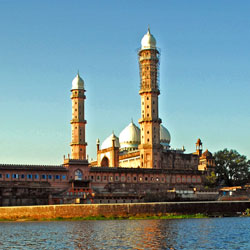 Taj ul Masjid in Bhopal