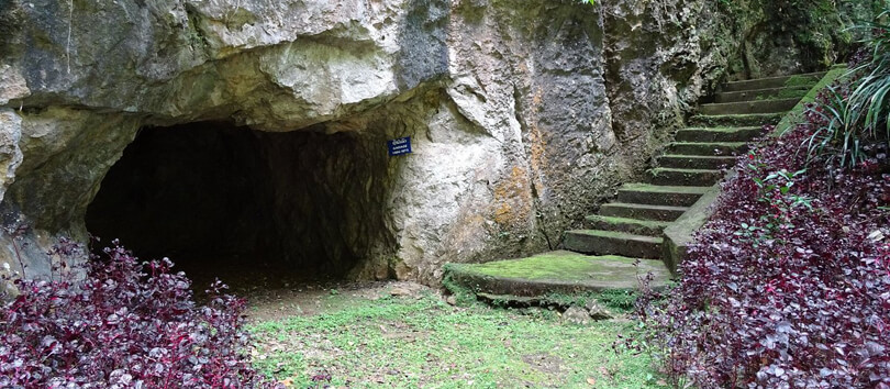 Viengxay Caves