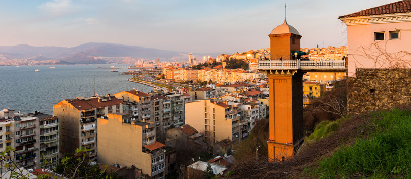 İzmir Historical Elevator Building
