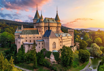 Top castles tour packages for cultural exploration