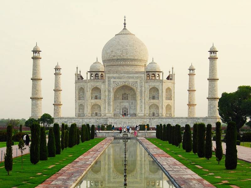 Day Trip to Taj Mahal and Agra from Delhi By Car Tour Image