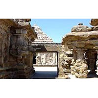 Chennai - Mahabalipuram - Kanchipuram - Pondicherry - Tanjore - Trichy - Madurai Tour Package