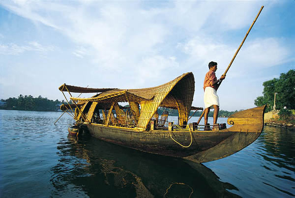 Kerala Romantic Package - 2 Nights Kochi, 1 Night Alleppey (Houseboat) & 1 Night Alleppey