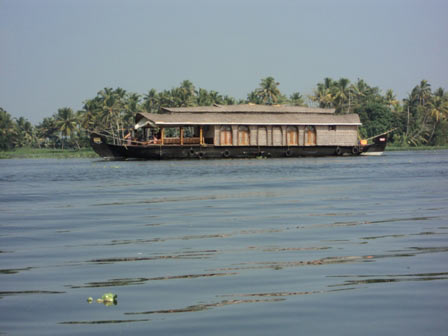Honeymoon Packages In Houseboats Kerala