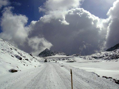 Guwahati - Kamakhya - Assam - Bhalukpong - Dirang - Tawang - Bomdila Tours