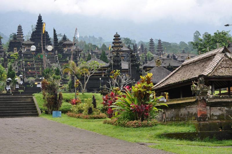 Singapore - Bali Tour Package