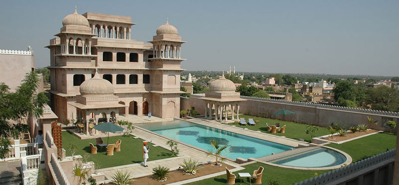 Paradise on Earth with Forts & Palaces Tour