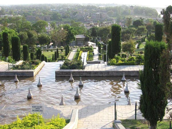 Bagh-e-Kashmir Tour