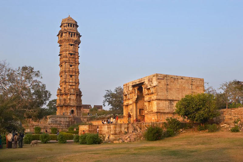 Delhi - Mandawa - Bikaner - Jaisalmer - Jodhpur - Udaipur - Chittorgarh - Jaipur Palace Tour