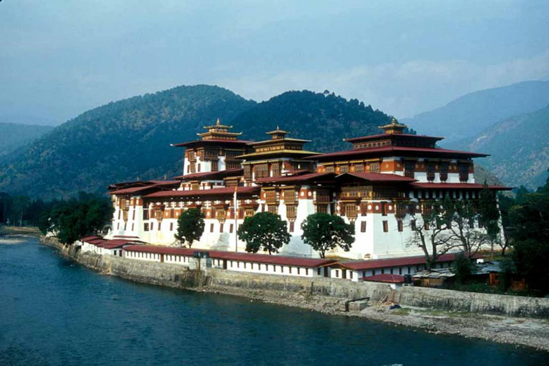 The Enchanting Realm (Thimphu 2N - Wangdue / Punakha 2N - Paro 3N) Tour Package