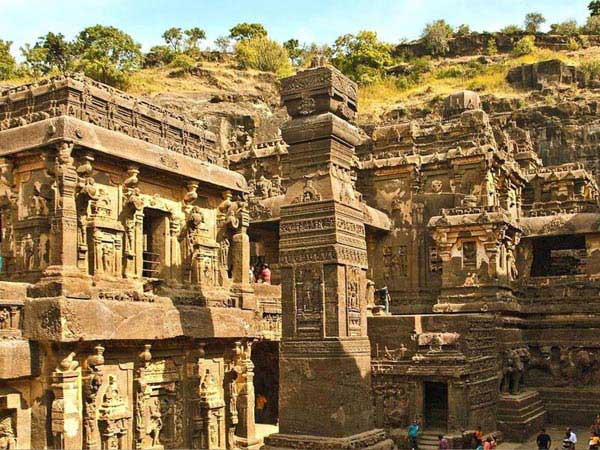 Central India Heritage Tour By Road (17 Days Holidays) Package