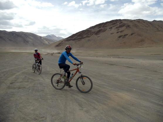 Manali - Leh Mountain Biking/ Cycling Tour 