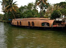 Honeymoon In Kerala - Standard Tour Package