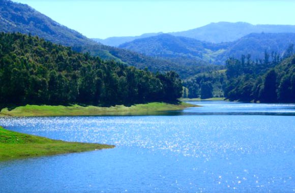 Cochin - Vagamon - Kumarakom - House Boat - Kanyakumari - Kovalam Tour