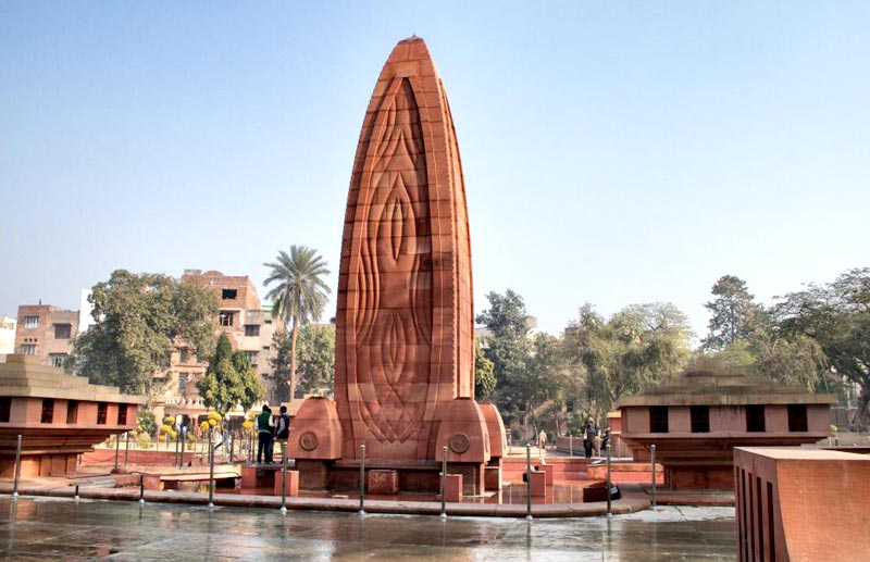 827 Delhi - Shimal (2N), Manali (3N), Dharamshala (1N)-Dalhousie (2N)-Amritsar (1)-Chandigarh (1N) T