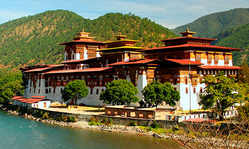 Phuentsholing 2n – Thimphu – Wangdue / Punakha  – Bumthang – Paro Tour