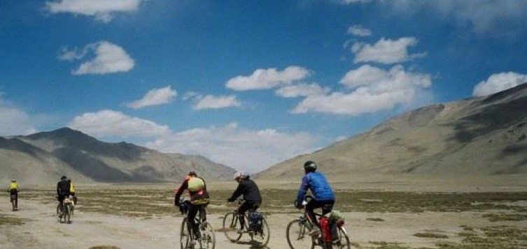 Chandra Taal Bicycle Trip ex. Manali