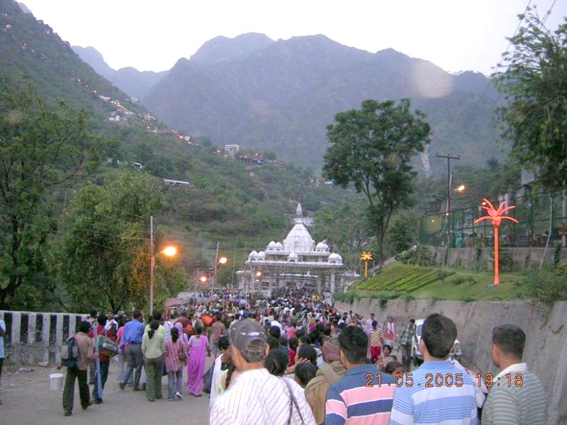 08 Nights / 09 Days Vaishno Devi with Kashmir Tour