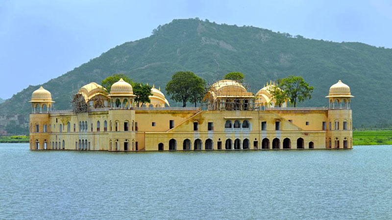 Jaipur - Agra - Fatehpur Sikri - Mathura Tour