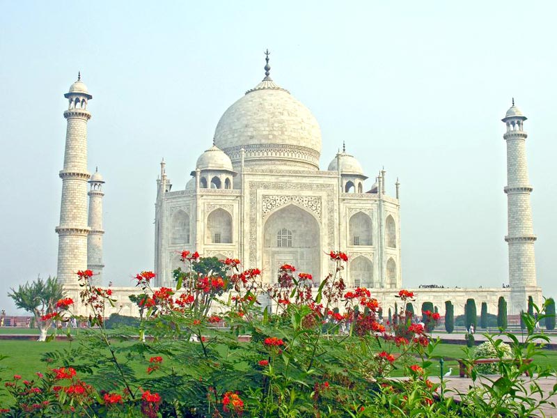 Trip To Delhi - Agra 200 Km Package