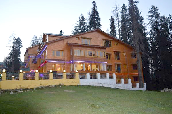 Hotel Khaleel Palce Gulmarg