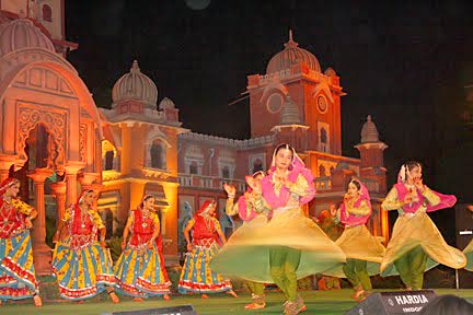 Golden Triangle Tour With Orchha, Khajuraho And Varanasi