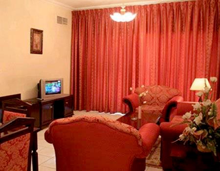 Dubai Executive Studio Queen Room + Breakfast