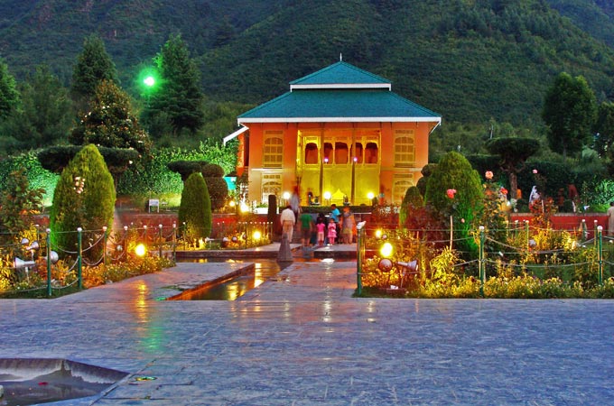 Kashmir Delights Tour Package