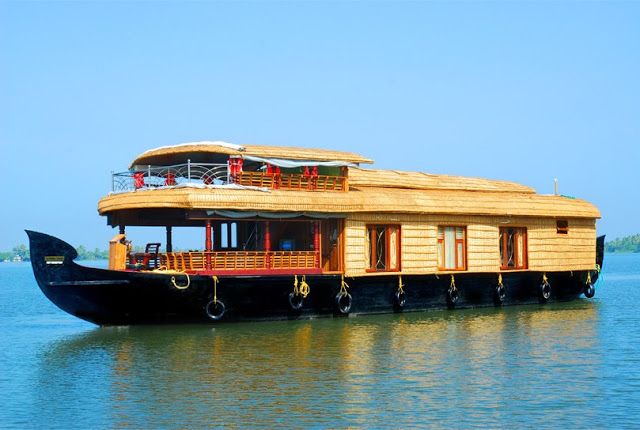 Kerala BackWater & HouseBoat Tour Packages