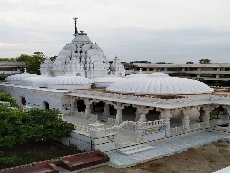 Sammet Shikharji Yatra with Panch Trithi Tour