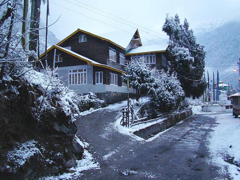 08 Nights 09 Days - Gangtok (3+1 N), Lachung (2 N), Pelling (2 N).