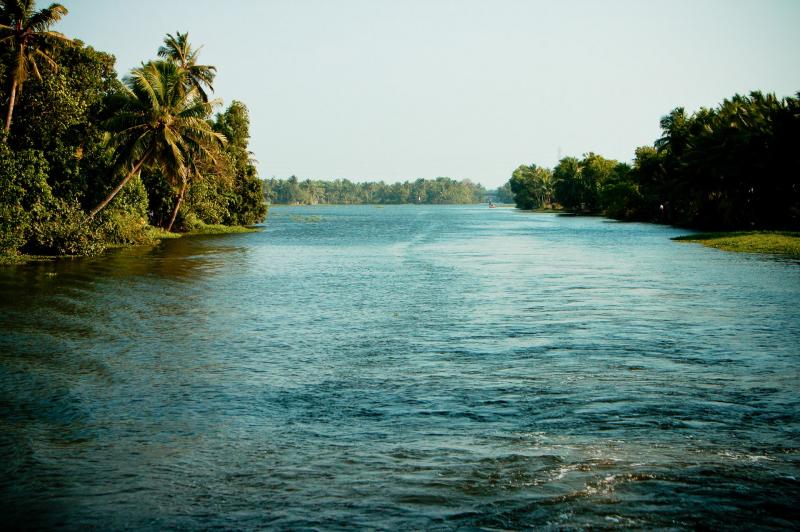 Enchanting Kerala- Cochin, Munnar, Thekkady, Kumarakom, Kova Tour Package