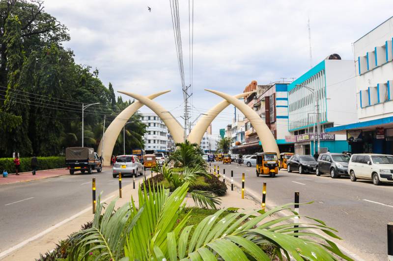 7 DAYS 6 NIGHTS NGUTUNI/TAITA SALTLICK/ZIWANI SANCTUARY/AMBOSELI/TSAVO WEST/TSAVO EAST SAFARI TOUR