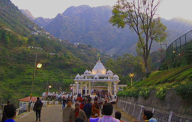 Holy Shrine Darshan Tour