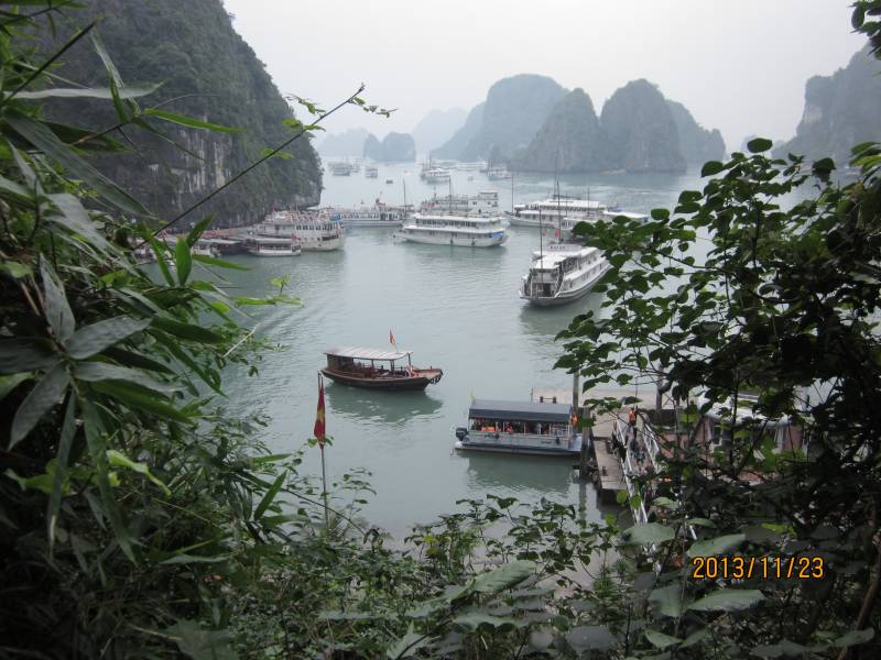 Swan Cruise To Bai Tu Long Bay 2 Days/ 1 Night:120 Usd/pax