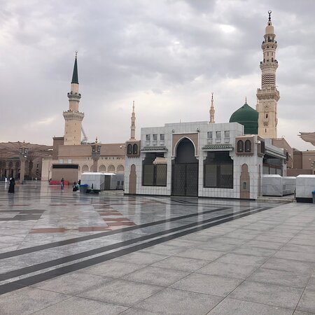 14 Night 15 Days - Umrah package